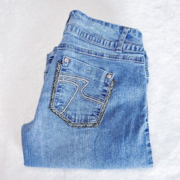 Rewind Bermuda Denim Shorts | Medium Blue Wash | Distressed | Size 5 | Y2K - Picture 4 of 15